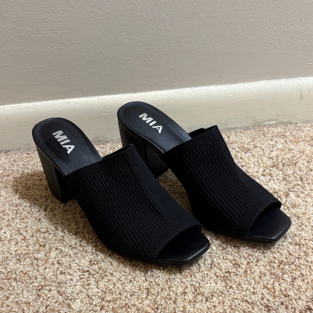 MIA Black Textured Heeled Mules